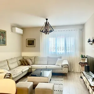 Adra's Szkodra